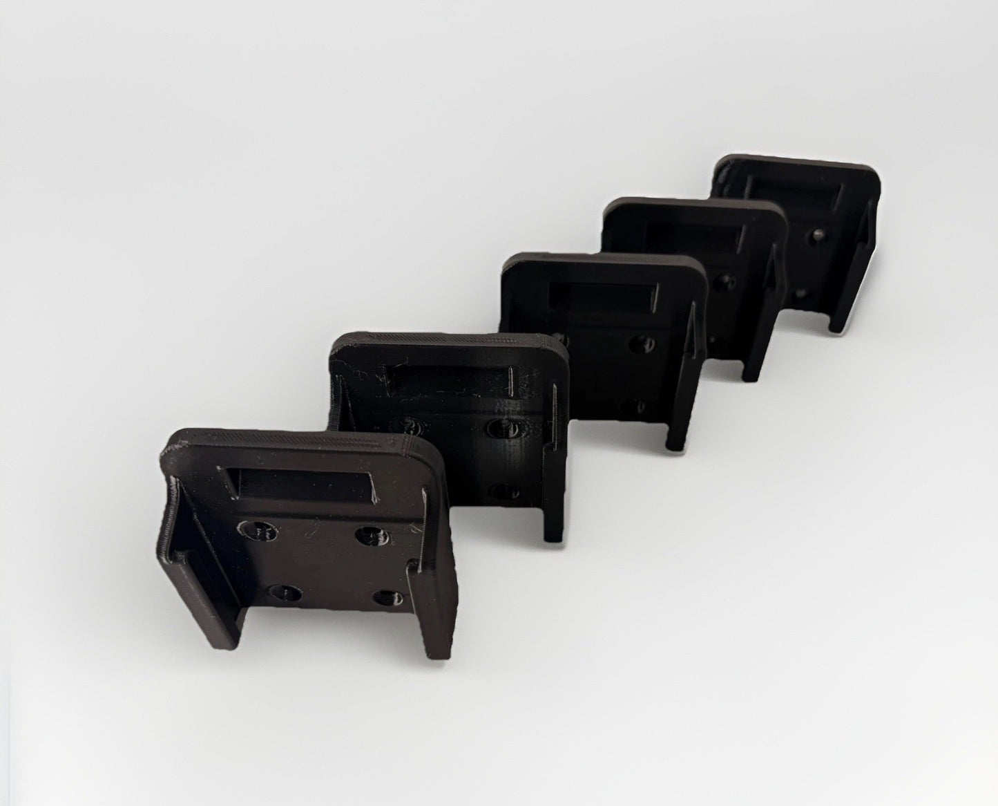 1/5 Pack Makita 18V Battery Wall Mount