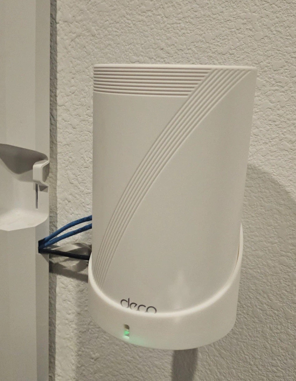 TP-Link Deco BE65 PRO BE11000 Wall Mount