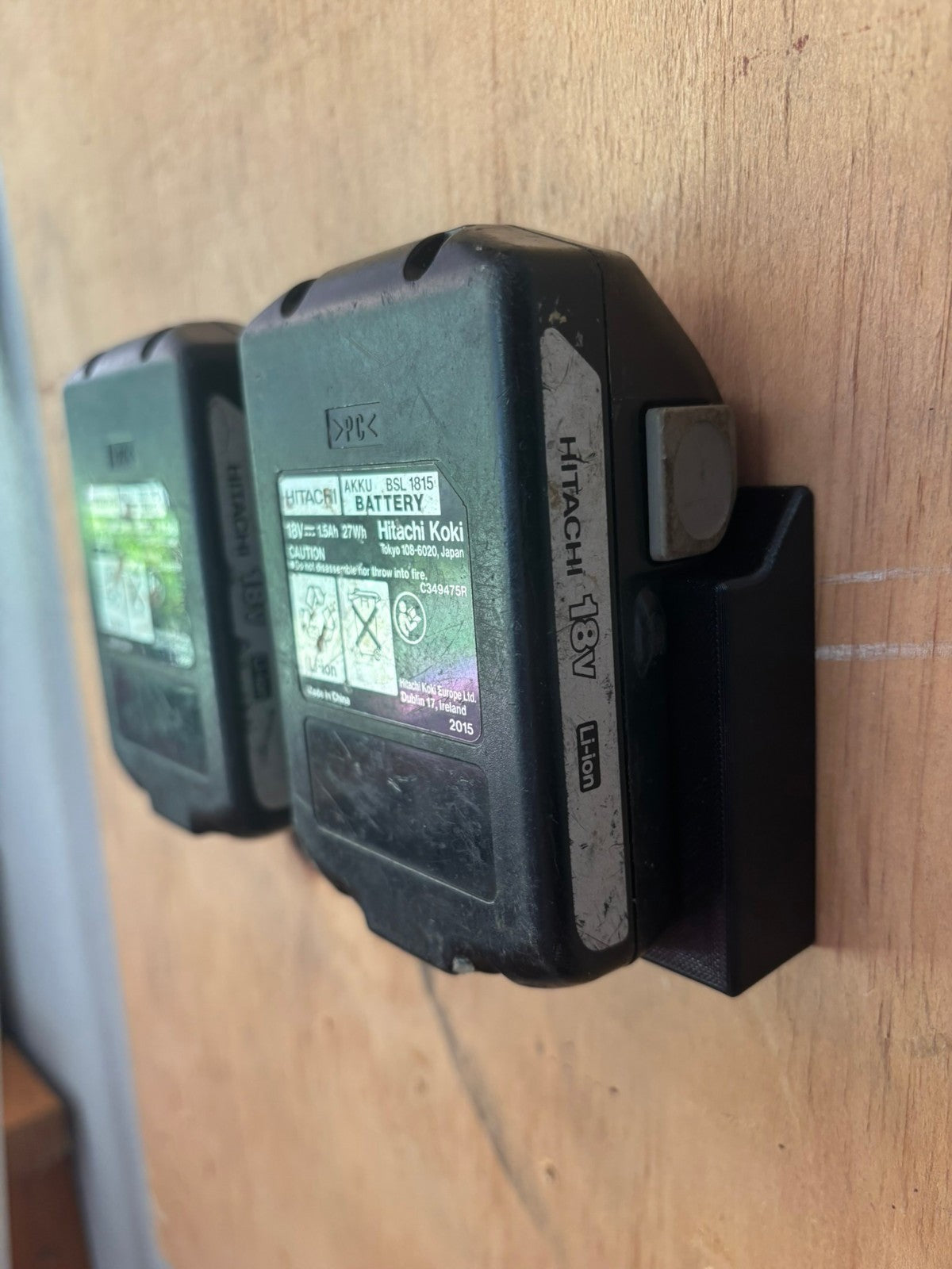 10x HITACHI HIKOKI 18V/36V Battery Storage - Locking Holder Wall Shelf Mount