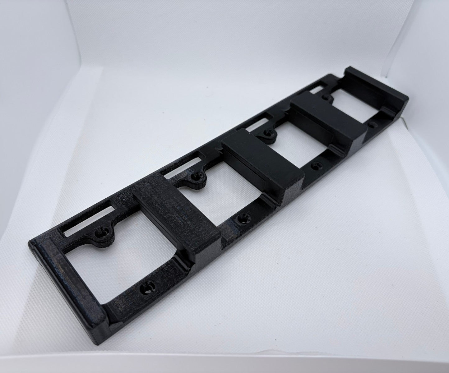 Makita 18V Battery Holder Wall Mount - 1/2/3/4 Batteries
