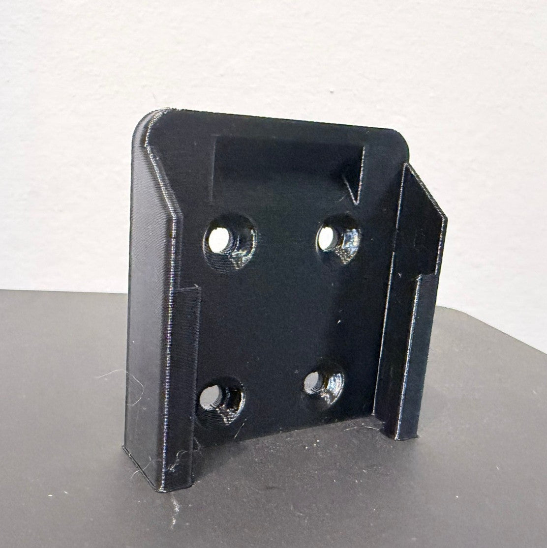 Makita 12V Battery Wall Mount
