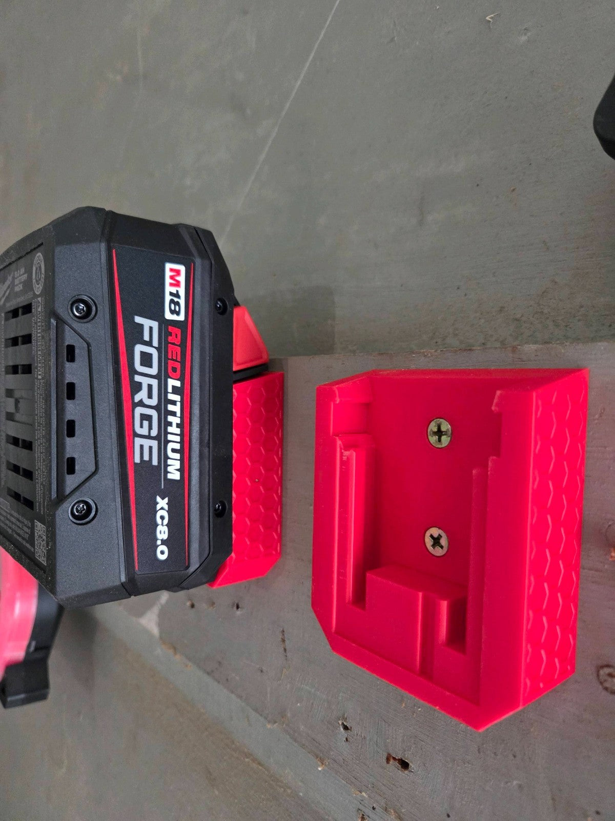 5x Milwaukee 18V BAttery Wall Mount
