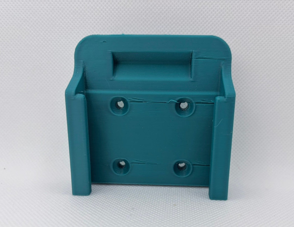 1/5 Pack Makita 18V Battery Wall Mount