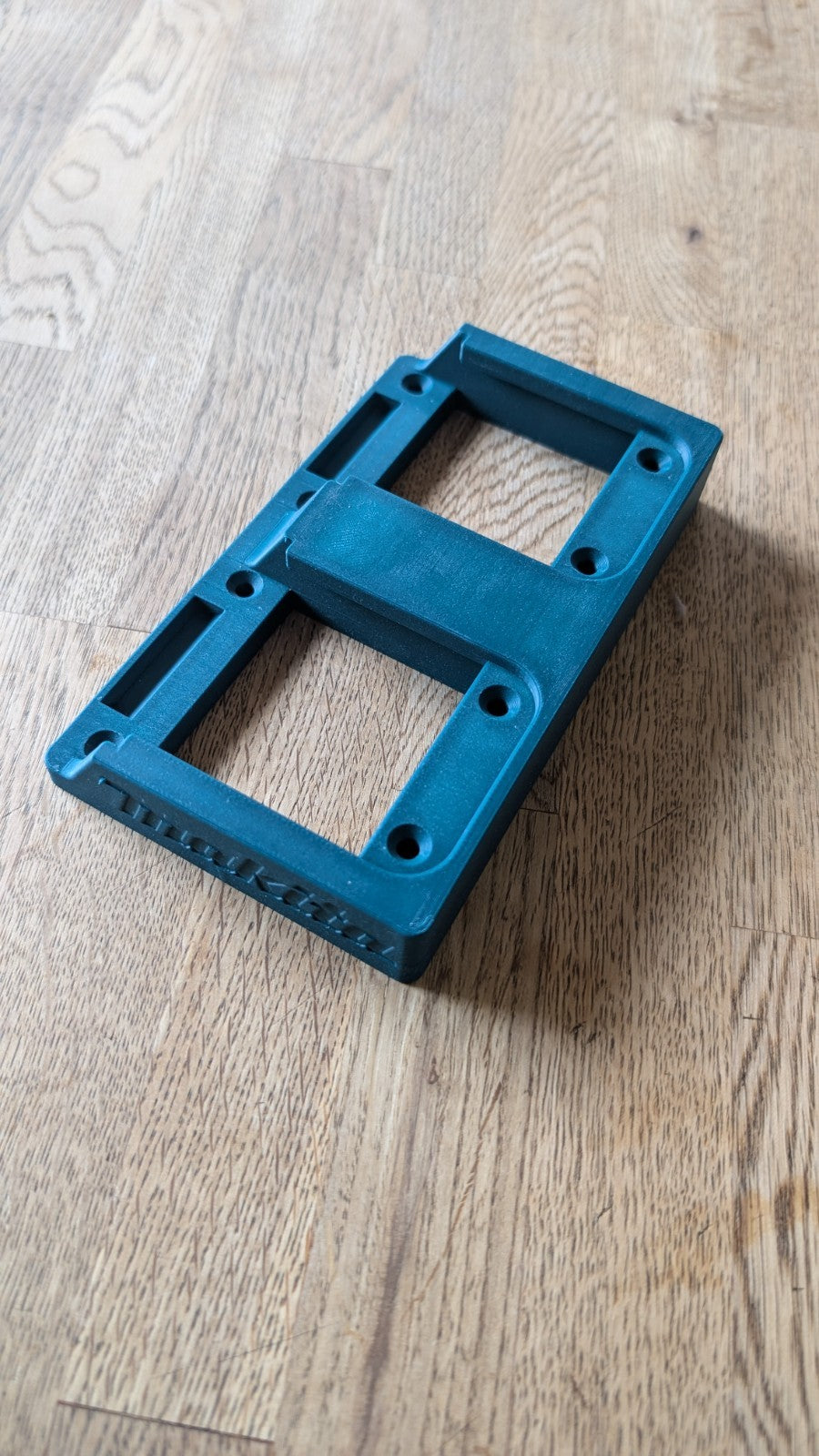 Makita 18v LXT Battery Wall Mount for 2 batteries