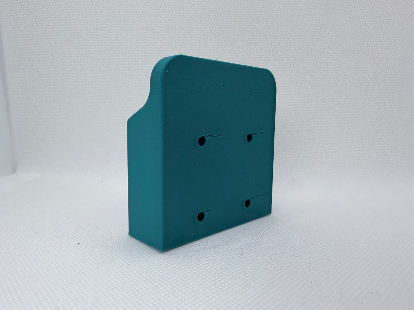 1/5 Pack Makita 18V Battery Wall Mount