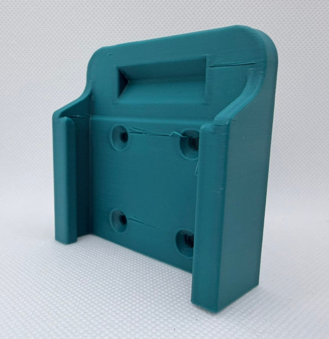 1/5 Pack Makita 18V Battery Wall Mount