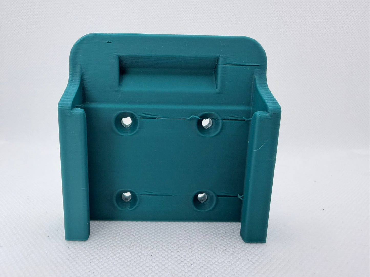 1/5 Pack Makita 18V Battery Wall Mount