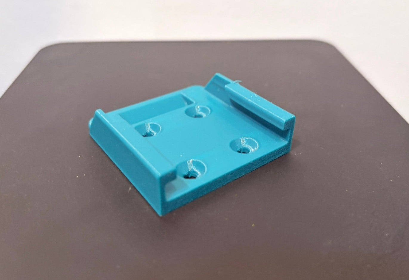 Makita 12V Battery Wall Mount