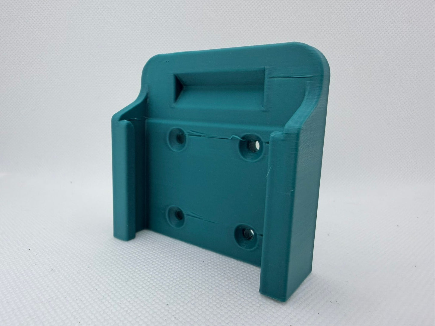 1/5 Pack Makita 18V Battery Wall Mount