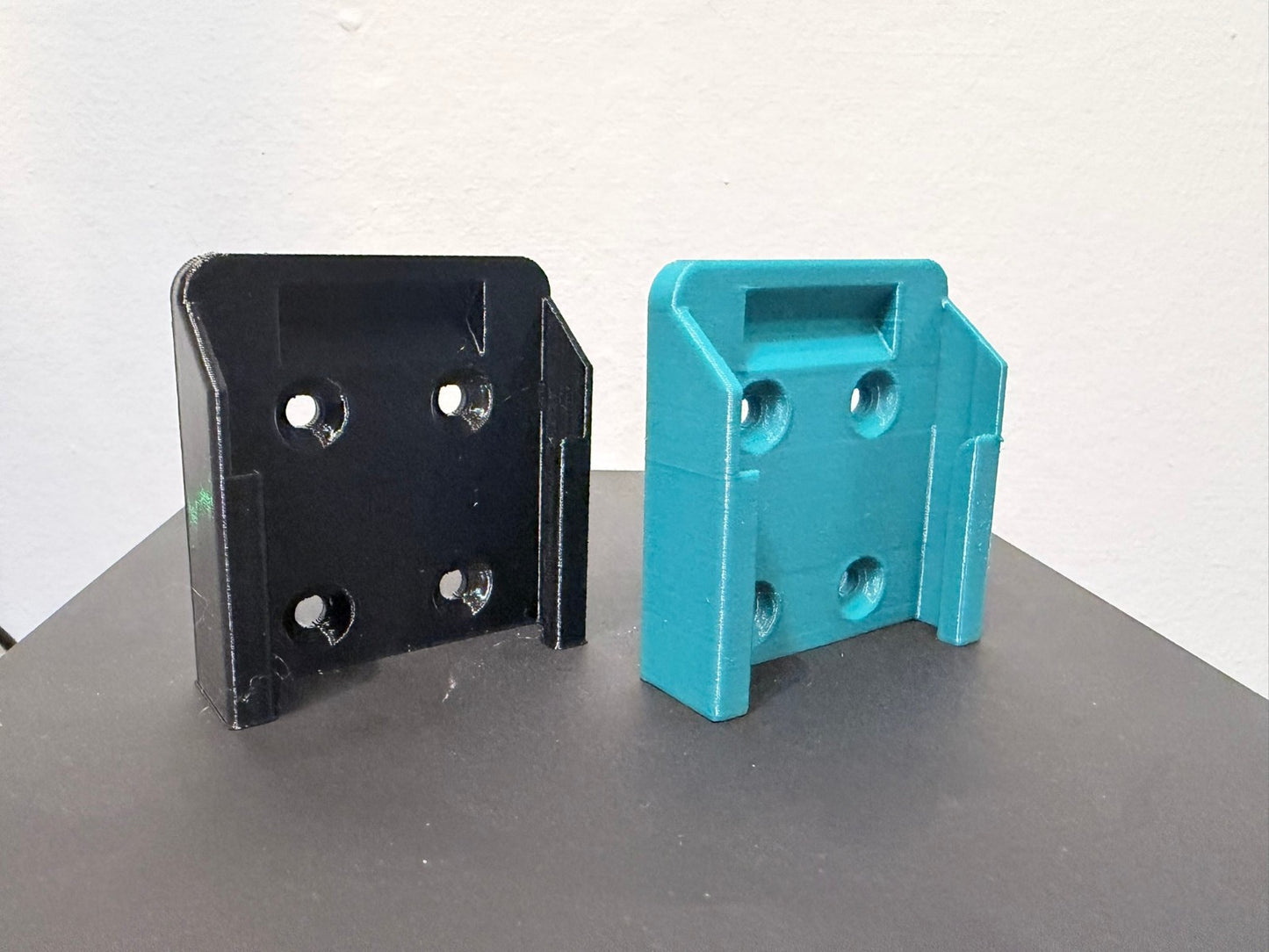 Makita 12V Battery Wall Mount
