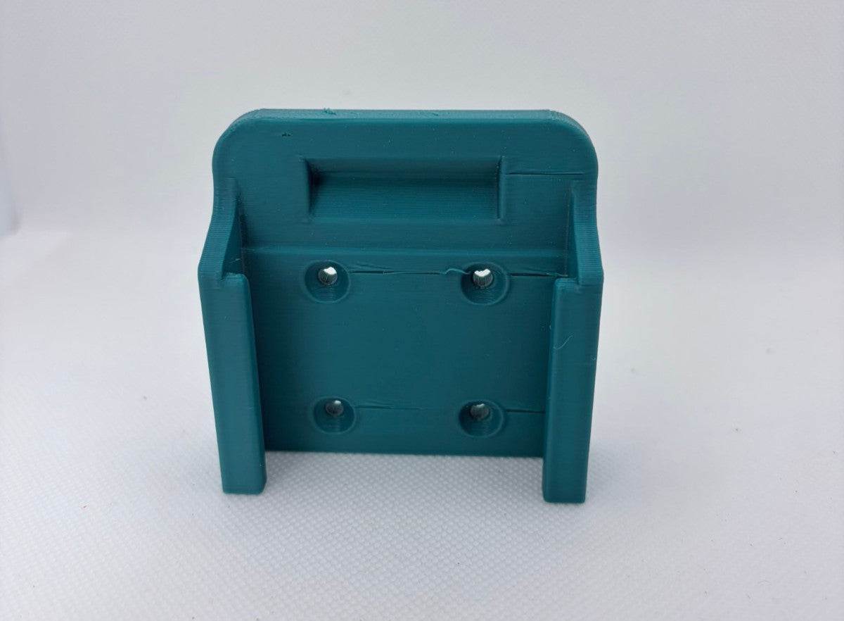 1/5 Pack Makita 18V Battery Wall Mount