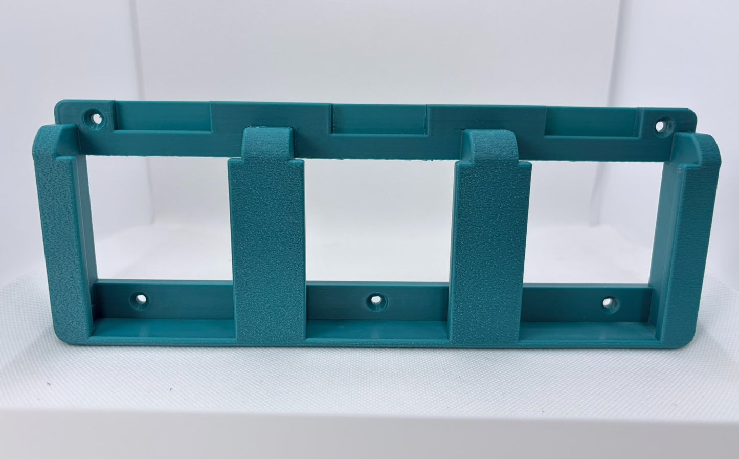 Makita 18V Battery Holder / Wall or Shelf Mount (non click-in)