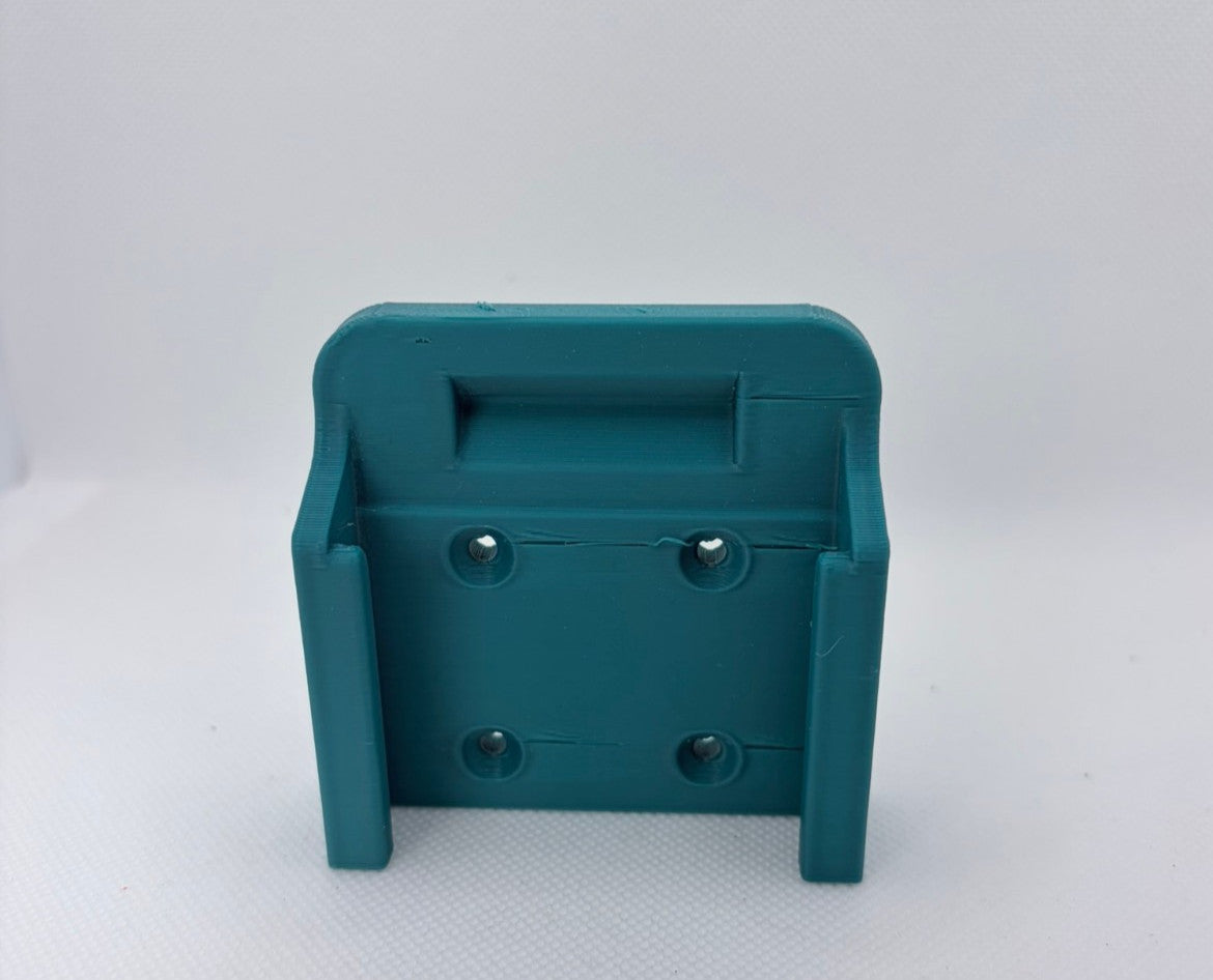 1/5 Pack Makita 18V Battery Wall Mount