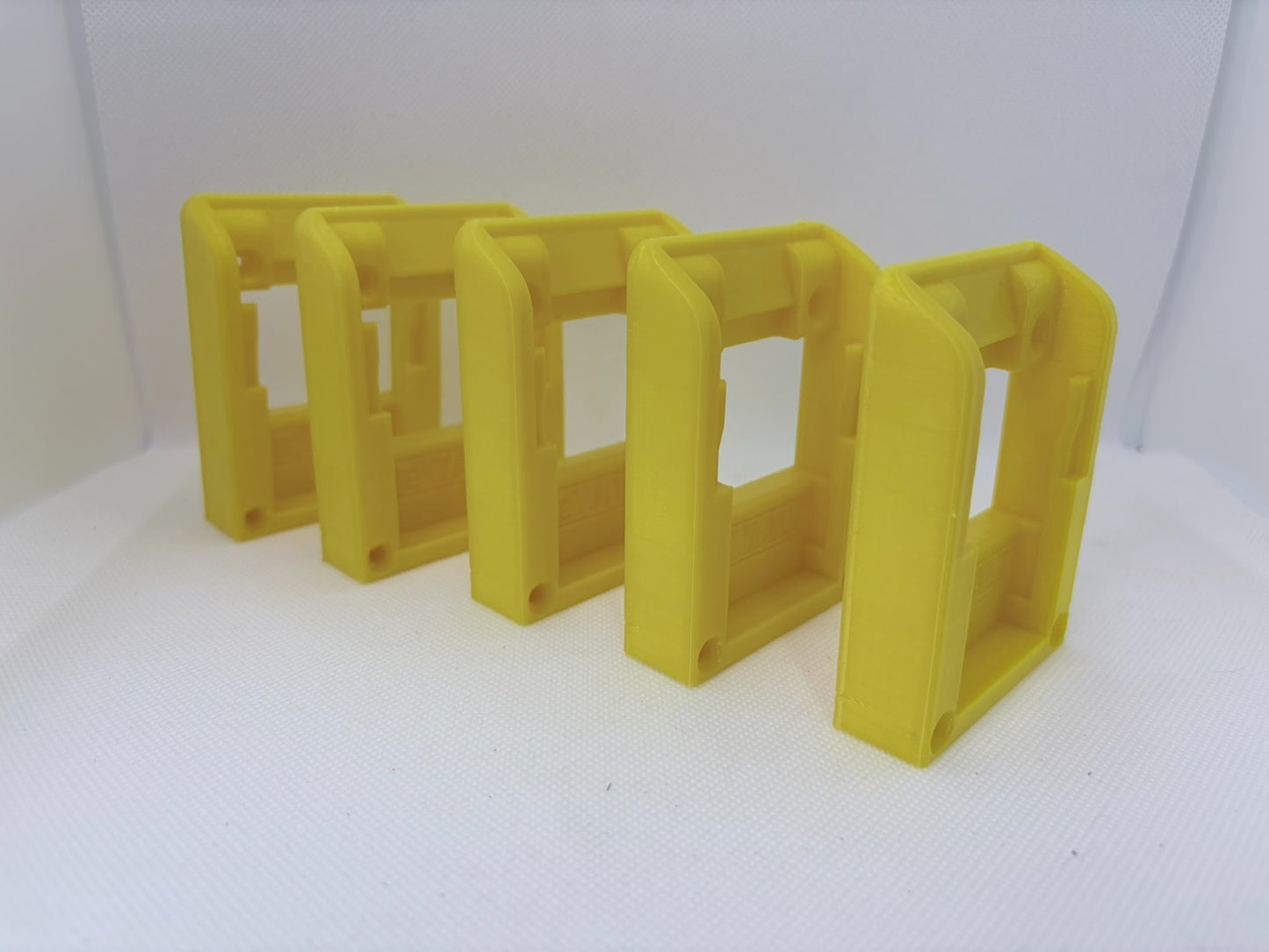 DeWalt Battery Holder / Wall Mount For Dewalt 18V/20V Batteries - 5/10 Pack