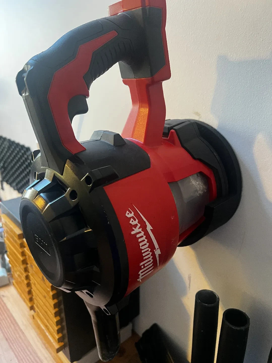 Vacuum Wall Mount for Milwaukee M18 Vac - High Strenght Compact Holder